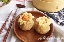 The method of selling crayfish with fresh bamboo shoots, salted egg yolks, and stir fry