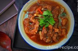 The recipe for sour and spicy crispy meat soup