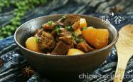 The recipe for boiling radish and beef brisket