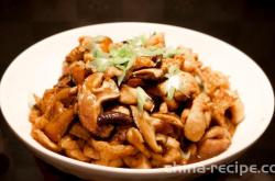 The recipe for braised chicken and shiitake mushrooms
