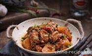 The method of stewing pork ribs with Sichuan fragrant potatoes