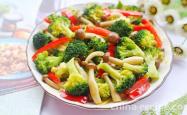 The method of stir frying mushrooms with broccoli