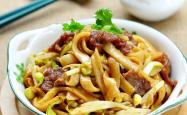 Guangdong style Beef chow fun