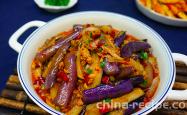 The method of stir frying eggplant with minced meat sauce
