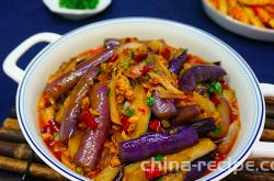The method of stir frying eggplant with minced meat sauce