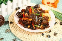 The method of stir frying tofu with black fungus