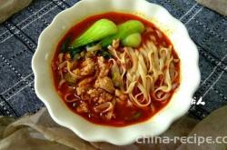 Method for making meat foam spicy noodles