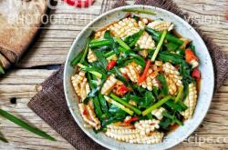 The recipe for chives and squid