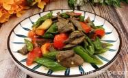 The method of stir frying pork liver with green peppers