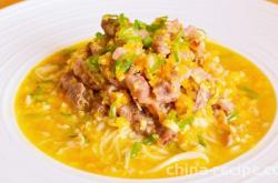 Method of making Golden Needle Sour Soup for Fat Beef