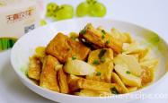 The recipe for mushroom stewed tofu