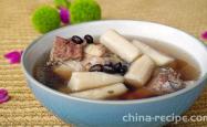 The method of making yam and black bean nourishing soup