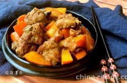 The recipe for boiling pumpkin pork ribs