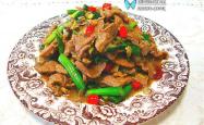 The method of stir frying beef with green garlic