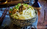 The method of making eggplant minced meat braised noodles