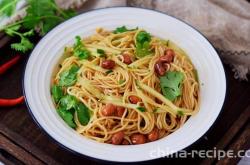The method of preparing appetizing cold mixed noodles