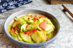 The method of making vinegar coated zucchini