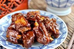 The method of making tangerine peel sweet and sour pork ribs