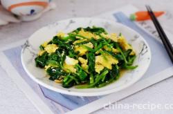 The method of stir frying spinach with eggs