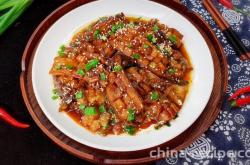 The method of cooking eggplant with sauce