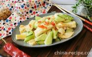 How to mix Rolls of dried bean milk creams and cucumber in cold sauce