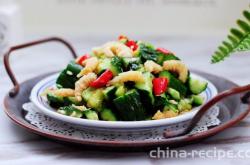 The method of mixing sea rice with cucumber
