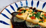 The method of mixing scallions with tofu
