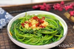 The method of making garlic paste and chrysanthemum