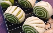 The practice of double color matcha Mantou