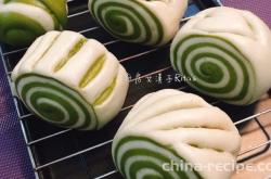 The practice of double color matcha Mantou