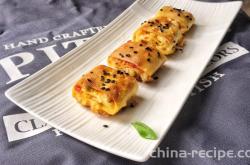 The method of making crispy golden bean skin rolls