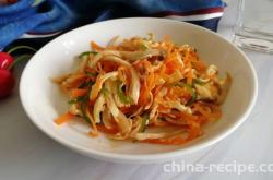 The recipe for mixing carrots with shredded chicken