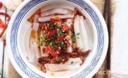 The method of making spicy pork skin jelly