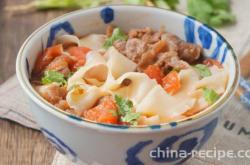 The practice of tomato beef Daoxiao Noodles