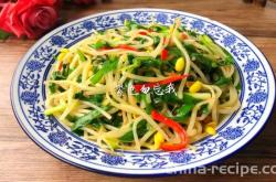 The method of stir frying chives with bean sprouts