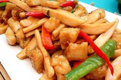 The recipe for frying sea bass with shiitake mushrooms