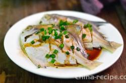 The method of steaming white pomfret