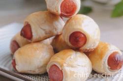 The method of making sausage pancake rolls