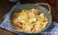 The method of stewing tofu with cabbage