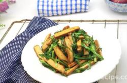 The method of making homemade stir fried chives and dried chives