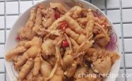 The recipe for boneless garlic flavored chicken feet