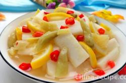 The method of soaking lemon, pepper, sour radish