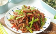 The method of stir frying celery and sun dried orchid meat