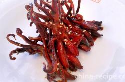 The secret recipe for making sauce duck tongue with sweet and spicy taste