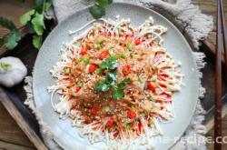 The method of making beef enoki rolls