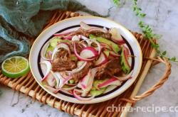 The method of mixing onions with beef