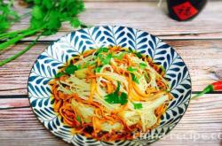 The method of mixing cordyceps flowers with enoki mushrooms