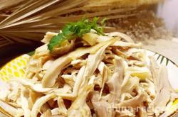 The method of salt baking and tearing chicken by hand