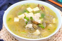 The method of making clam and tofu soup