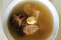 Recipe for Lotus Seed, Yam, and Job's Tears Soup with Lean Pork